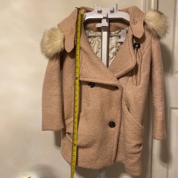 Beige faux fur coat - Picture 3 of 7